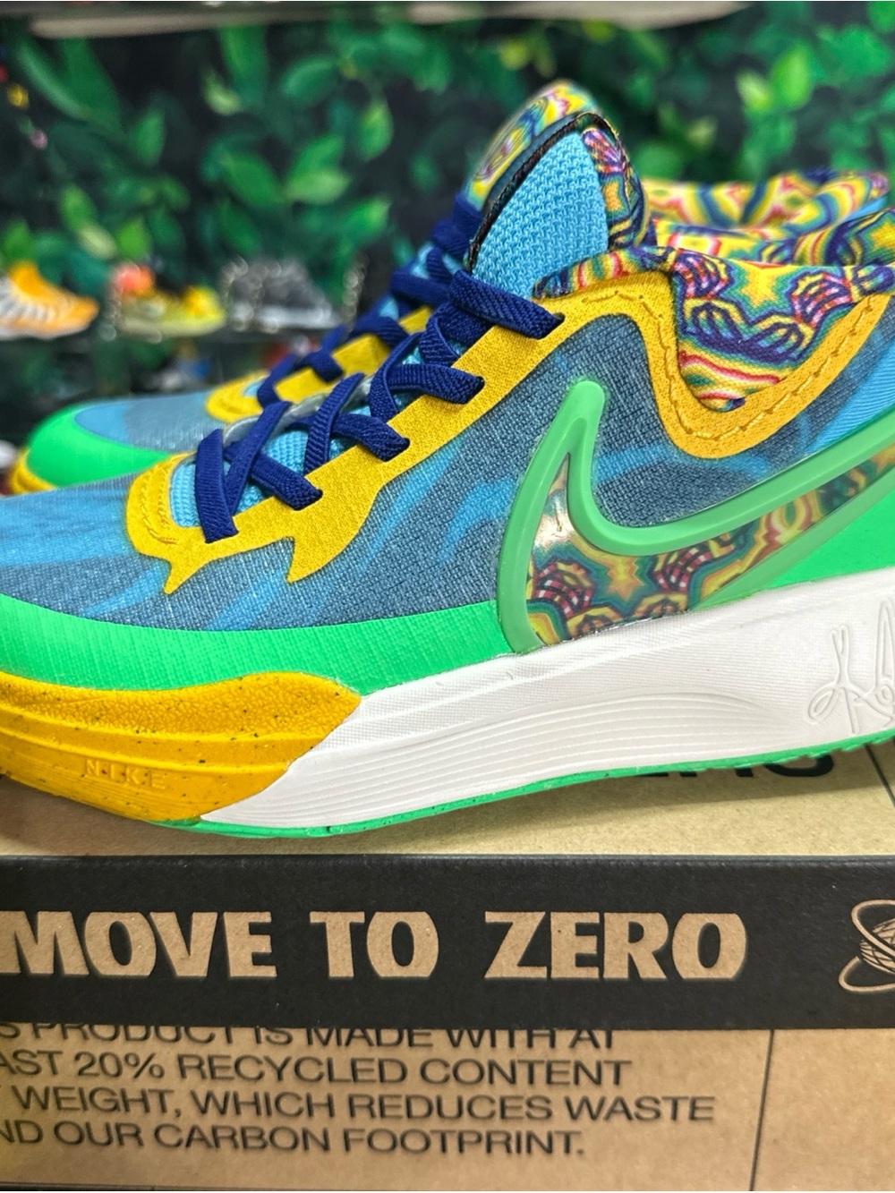 Nike Kyrie 8 Go SE (PS) Size 12C
